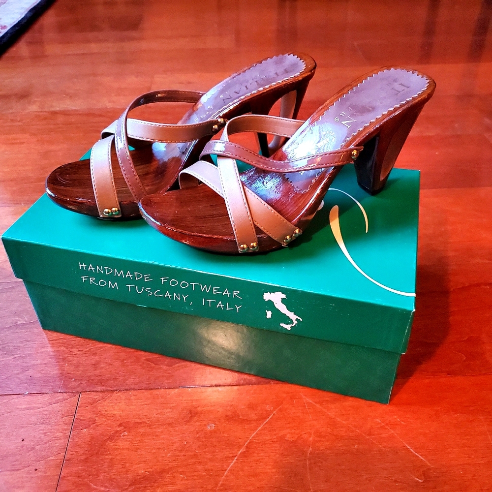 Italian Shoemaker Stone Sling back Sandals Sz 6.5